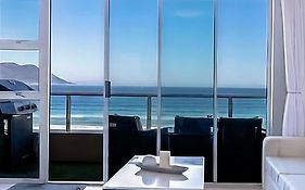 Seaspray B304-Beachfront With Table Mountain Views